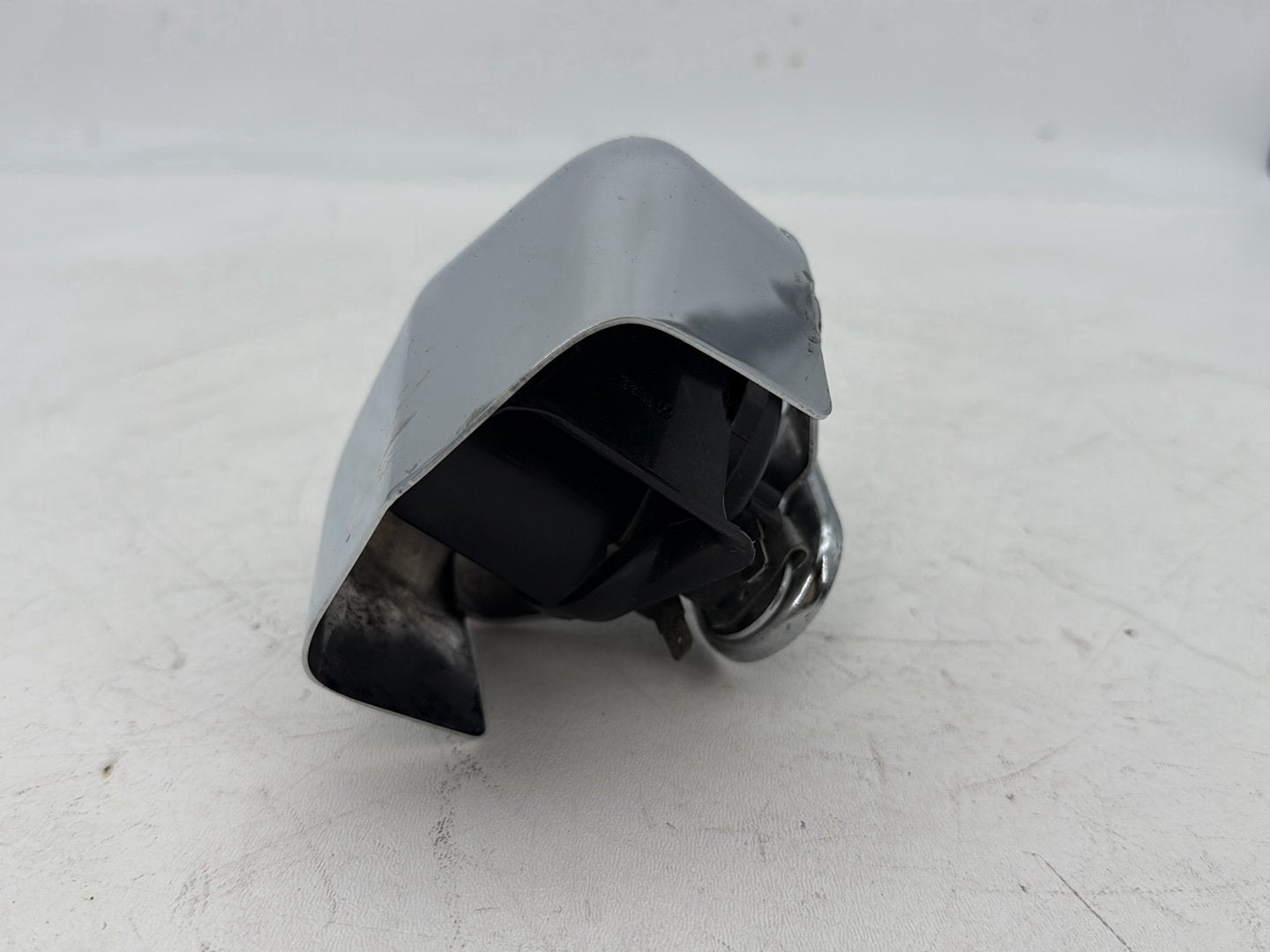 2007 - 2012 Harley-Davidson Touring Electra Glide Ultra Horn Signal Klaxon Chrome Cover 69012-93A
