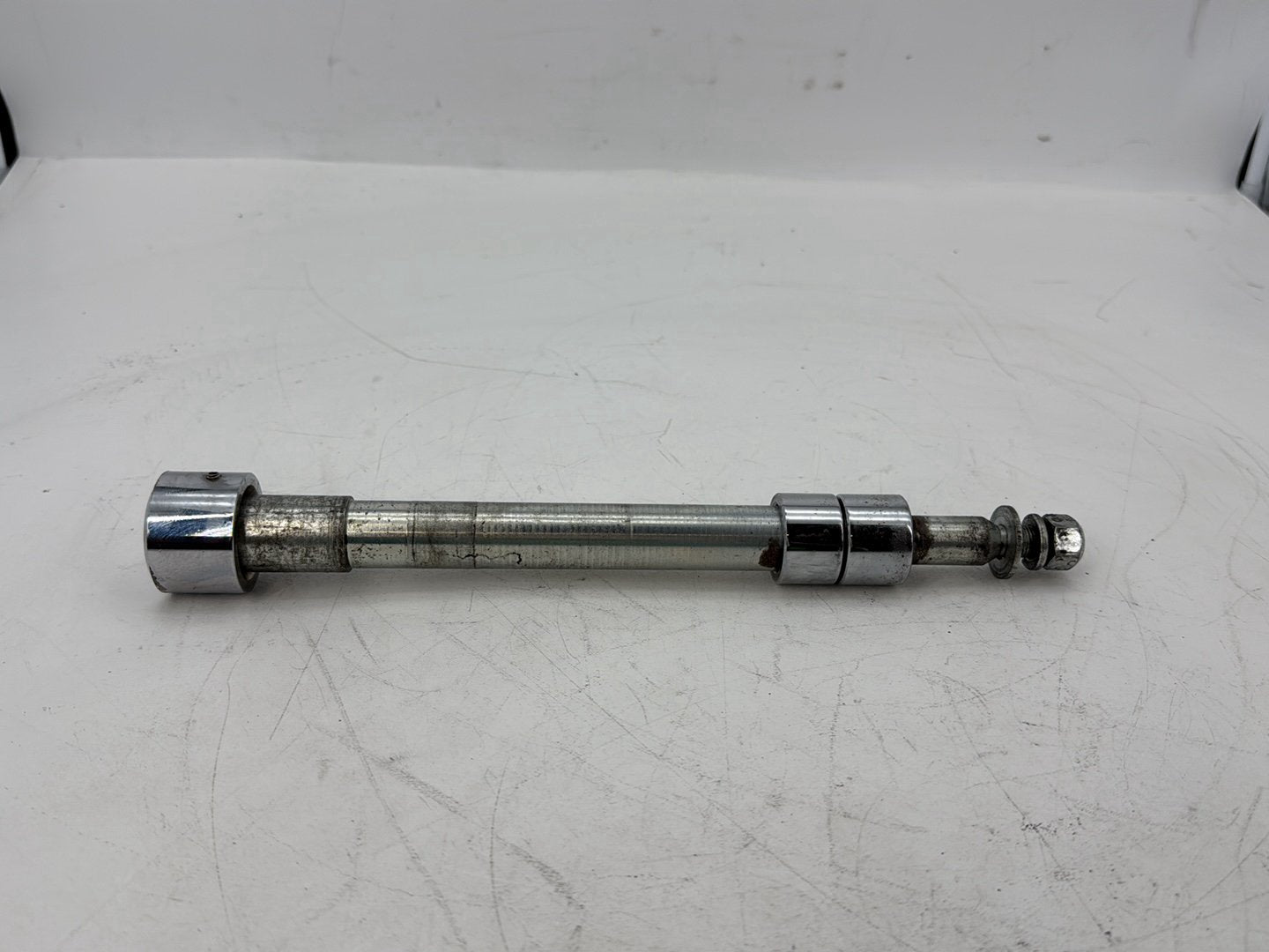 2007 - 2012 Harley-Davidson Touring Electra Glide Ultra Front Wheel Axle Bolt Shaft 	41547-07A