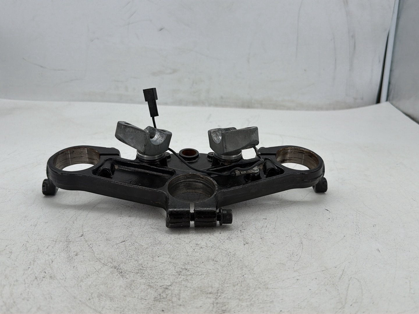 2014 Harley Street Glide Touring FLHXS OEM Front Fork Upper Triple Tree