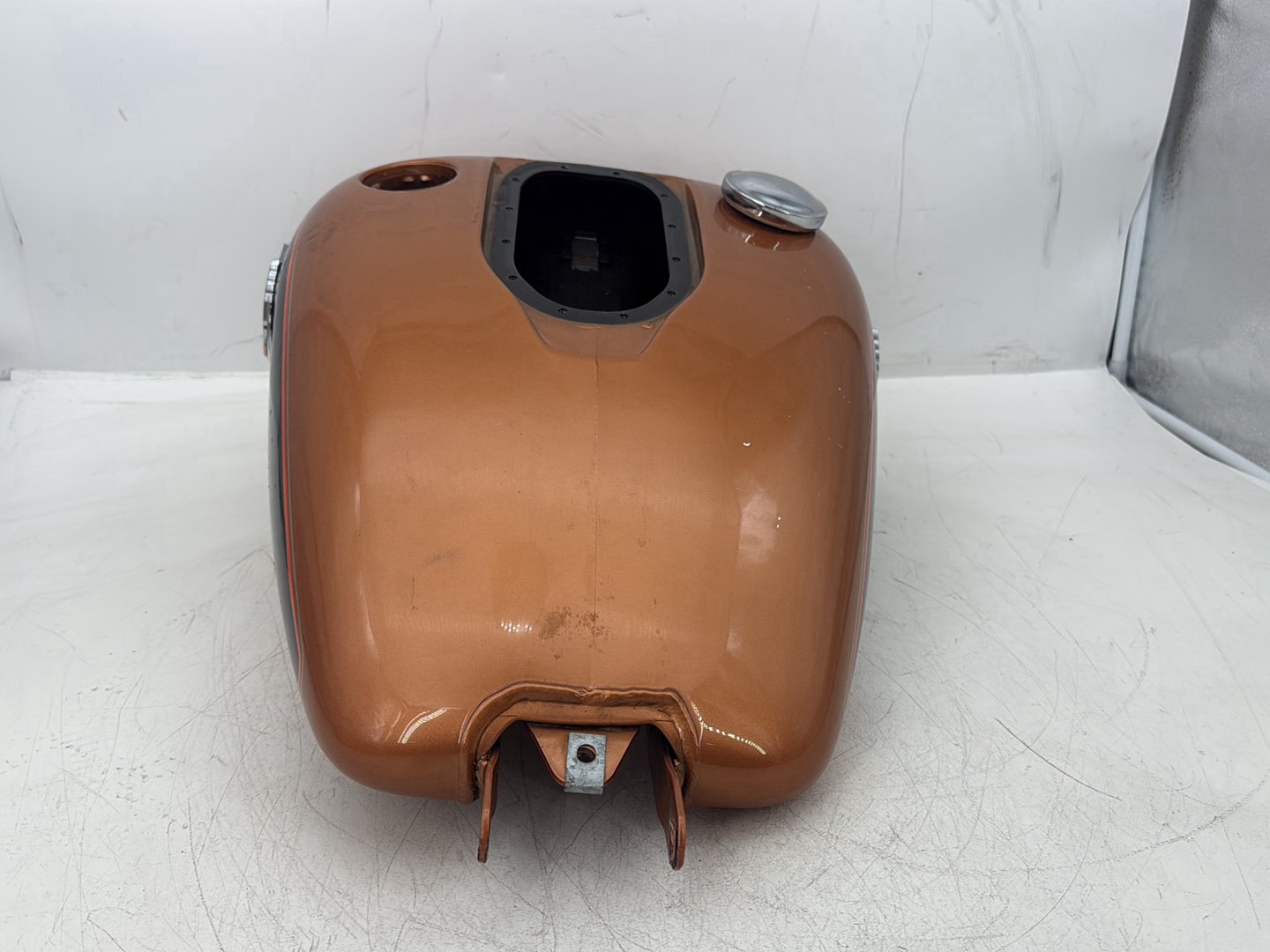 2008 Harley Dyna FXDL Low Rider Anniversary OEM Fuel Gas Tank Gasoline Reservoir