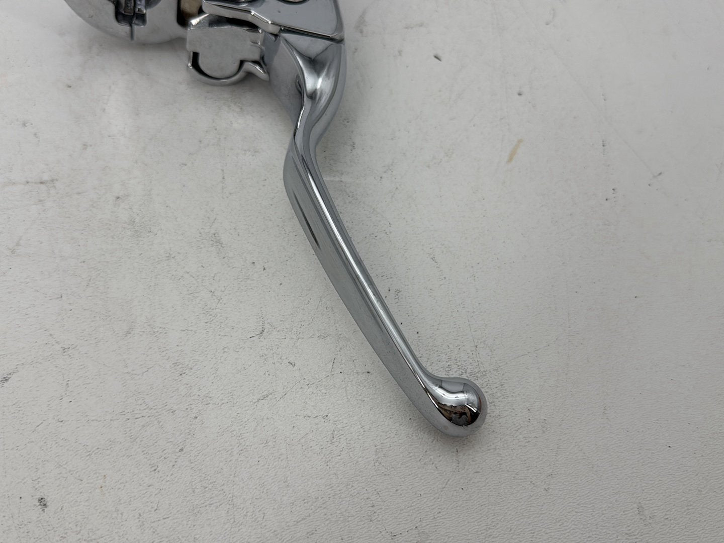 2014 Harley Electra Glide Touring CVO Screamin Eagle OEM Front Right Brake Lever Master Cylinder
