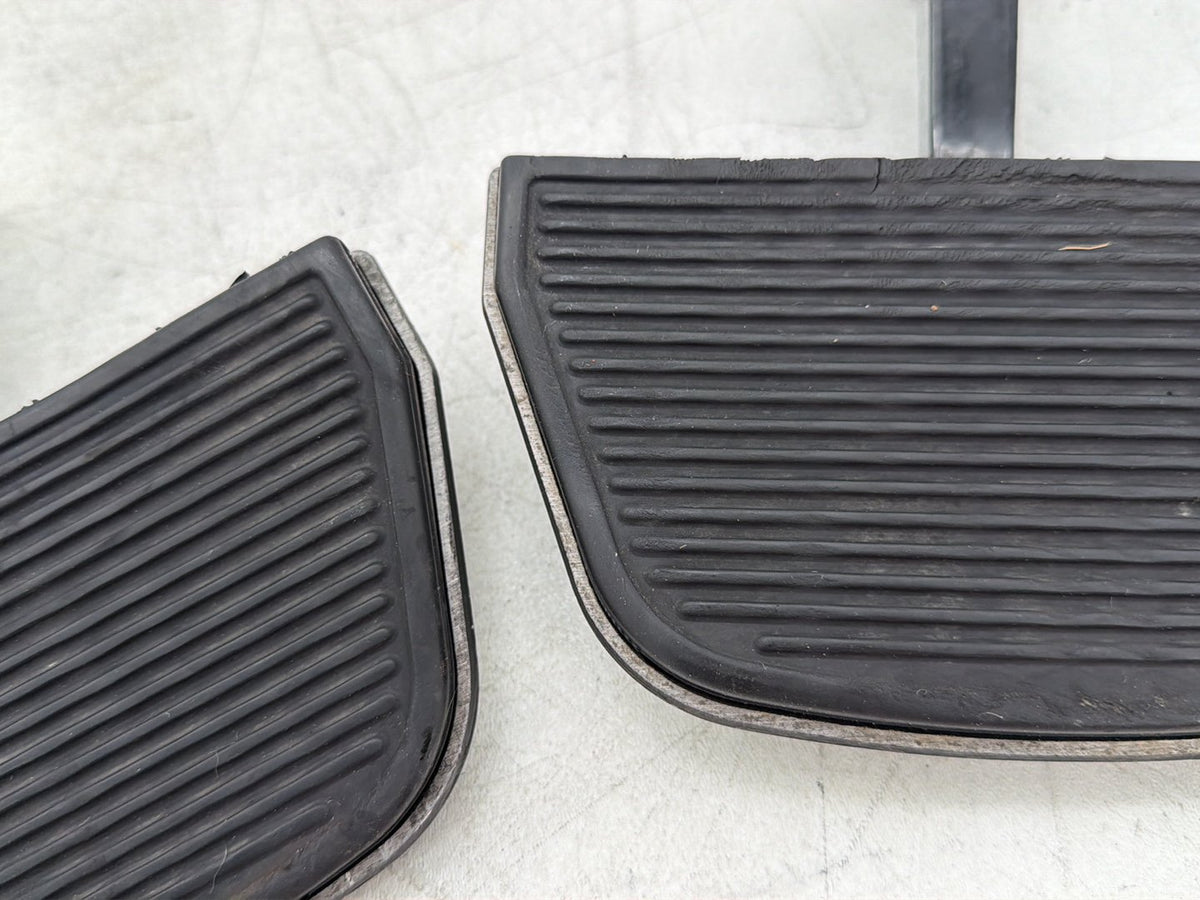 10 Harley Electra Glide Touring OEM Left & Right Passenger Floorboard Foot Rest