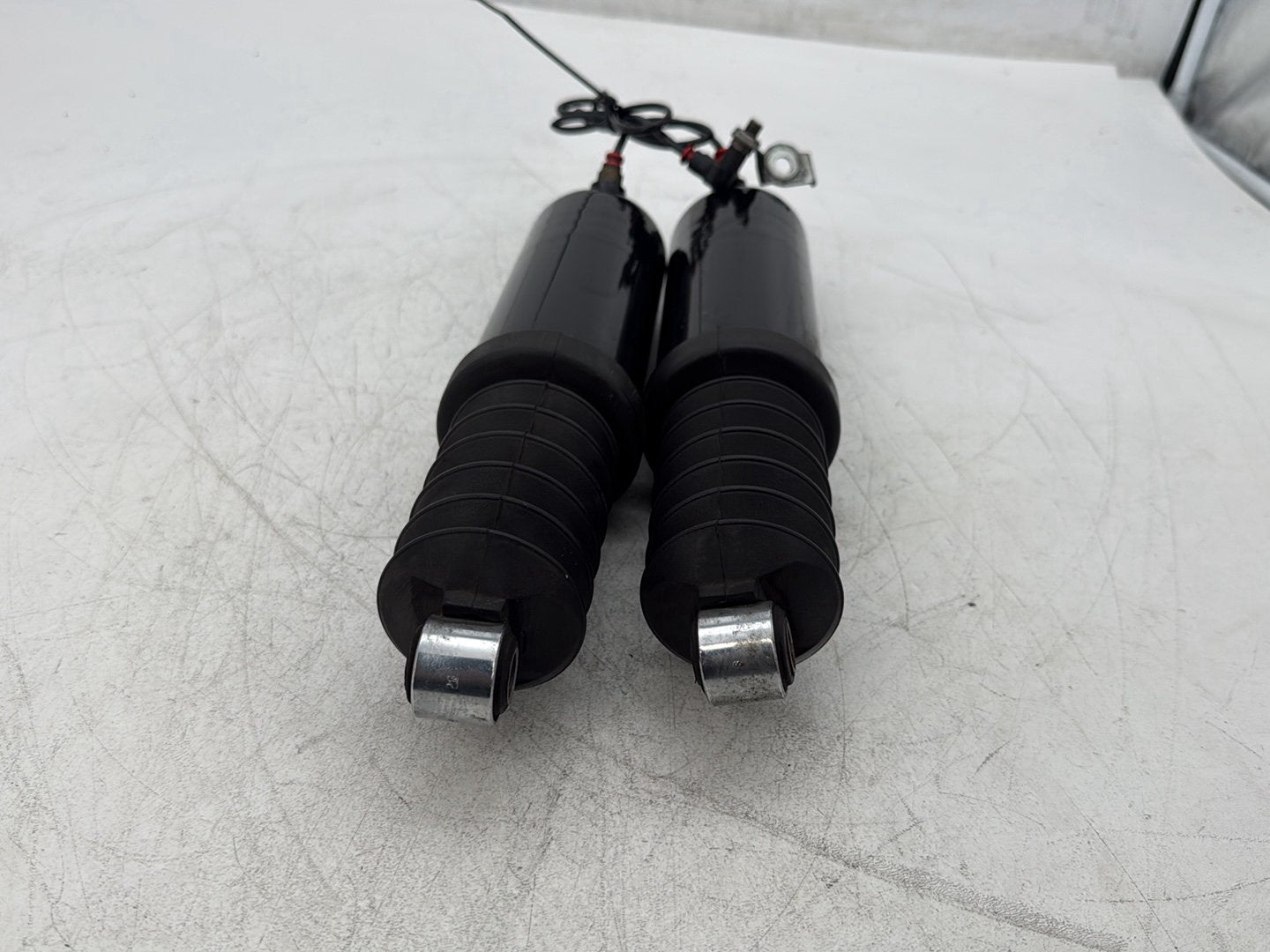 2013 Harley Electra Glide Touring Ultra FLHTCUI OEM Rear Left Right Shock Absorbers