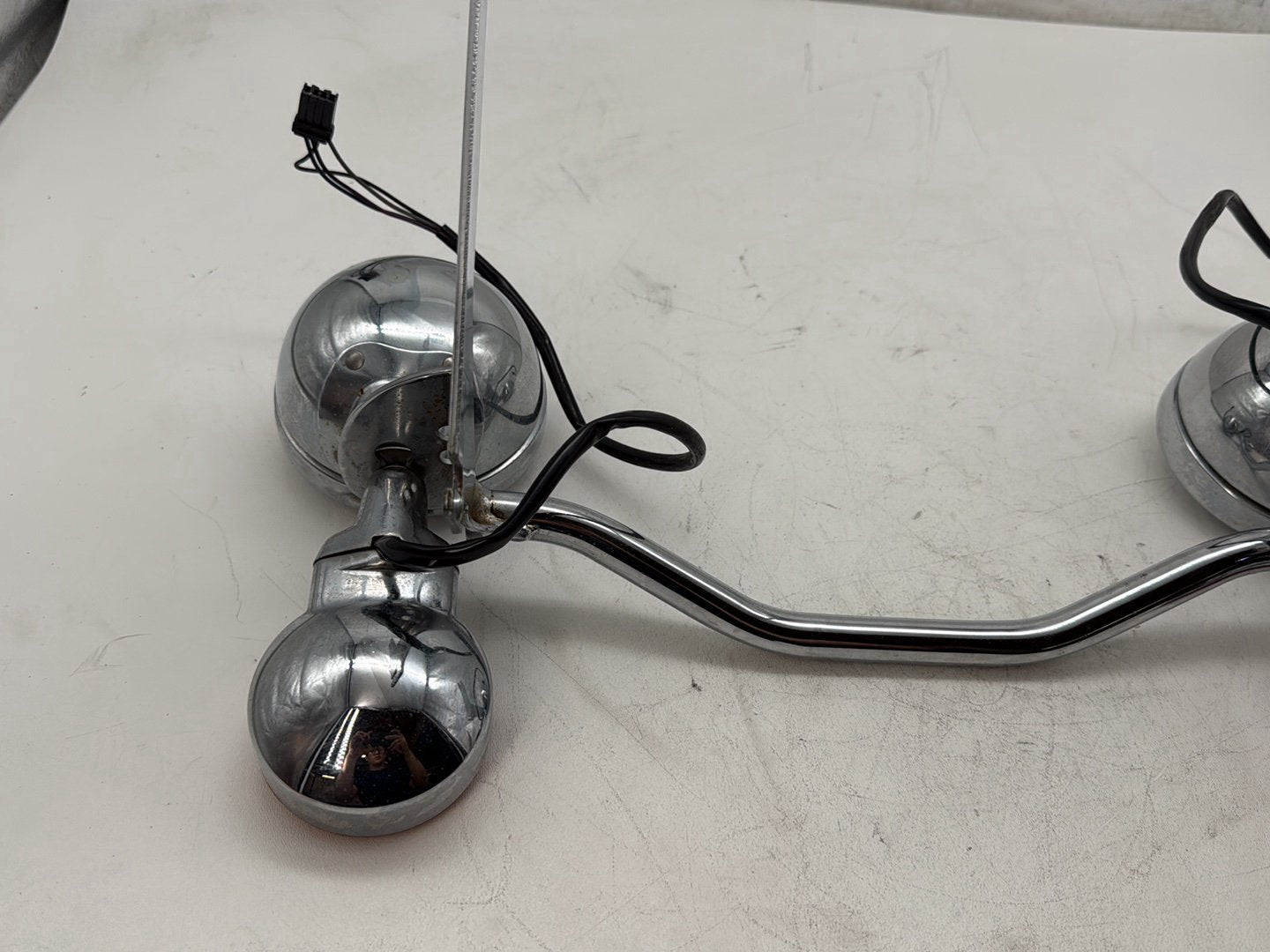 2006 Harley Touring FLHTCI Electra Glide Classic OEM Front Turn Signal Indicators Aux Light Bar