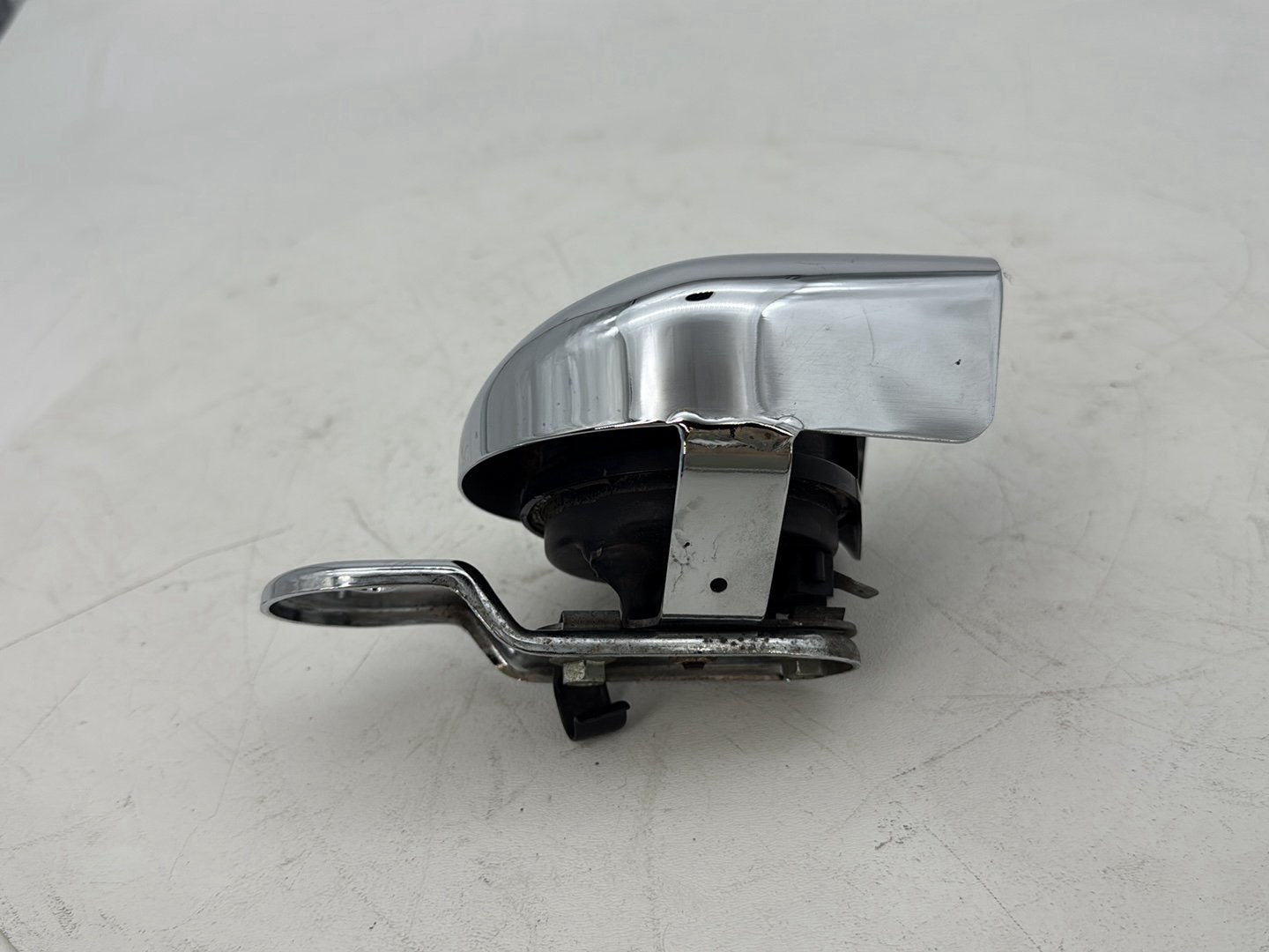 2007 - 2012 Harley-Davidson Touring Electra Glide Ultra Horn Signal Klaxon Chrome Cover
