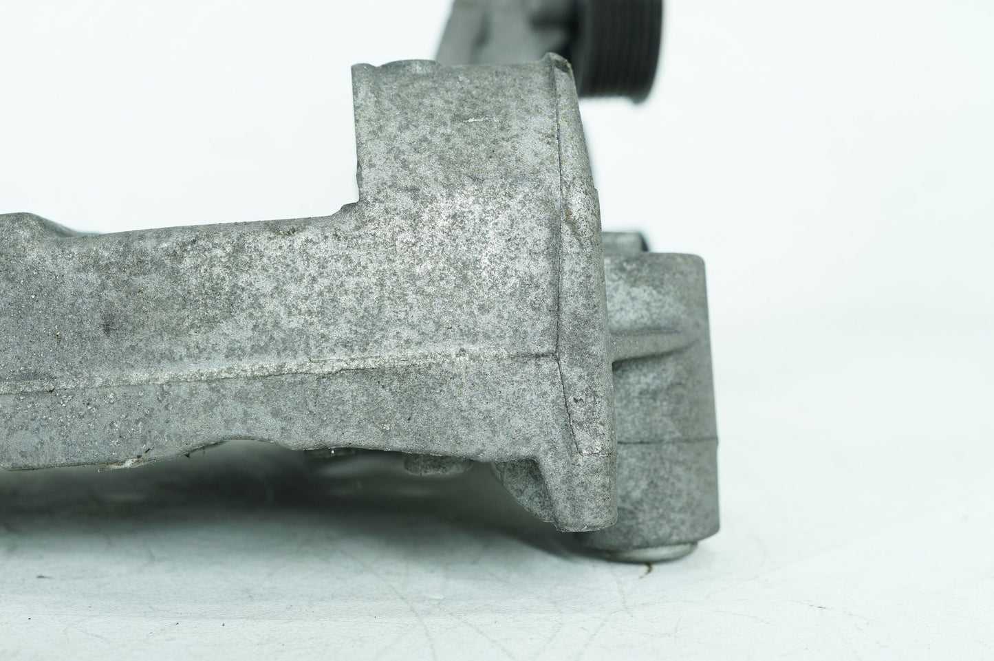 2013 - 2015 Jaguar XF  Rear Engine Mount Bracket