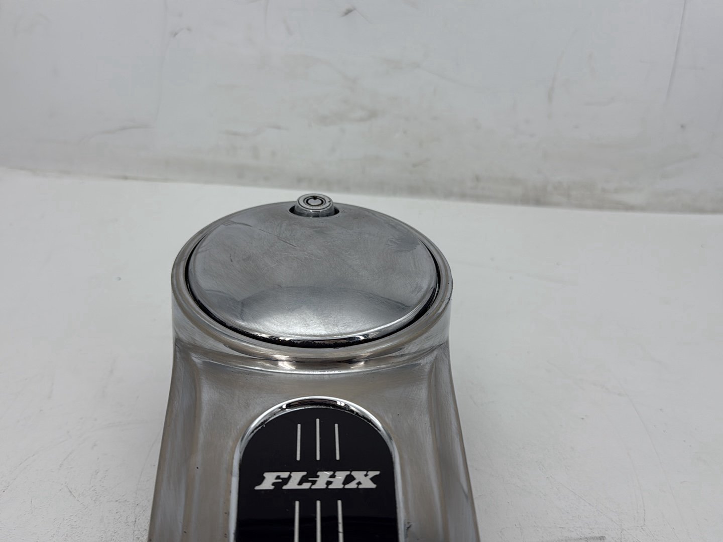 2007 Harley Street Glide Touring FLHX OEM Fuel Gas Tank Dash Console NOKey