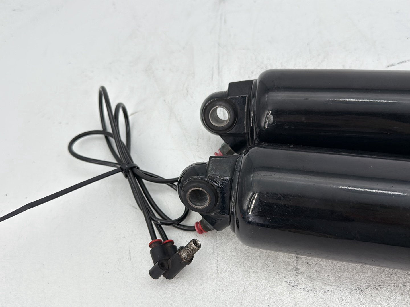 2003 Harley Electra Glide Touring Ultra FLHTCUI OEM Rear Left Right Shock Absorbers
