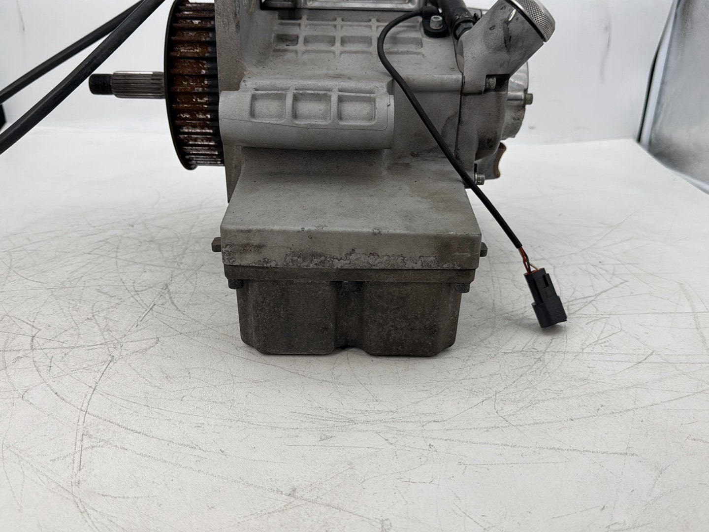 2004 Harley Touring FLHT Electra Glide OEM 5 Speed Transmission Gearbox