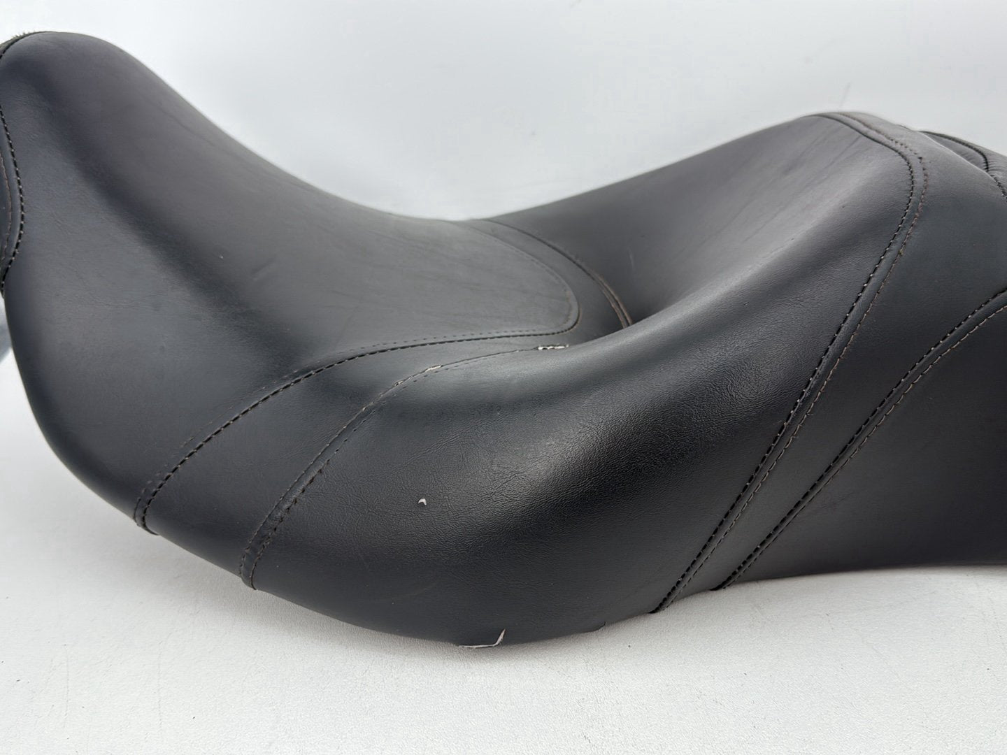 Harley-Davidson Misc  Passenger Rider Driver Seat Saddle 52164-09