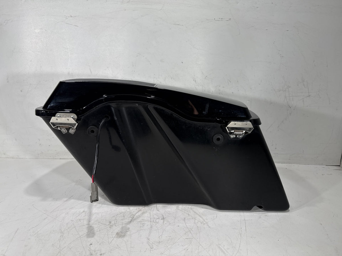 2006 Harley Street Glide Touring FLHX OEM Right 1 Saddlebag Luggage NO Key