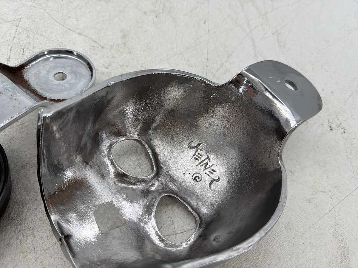 2004 Harley Electra Glide CVO Screamin Eagle Signal Horn Klaxon Beep SKULL Cover