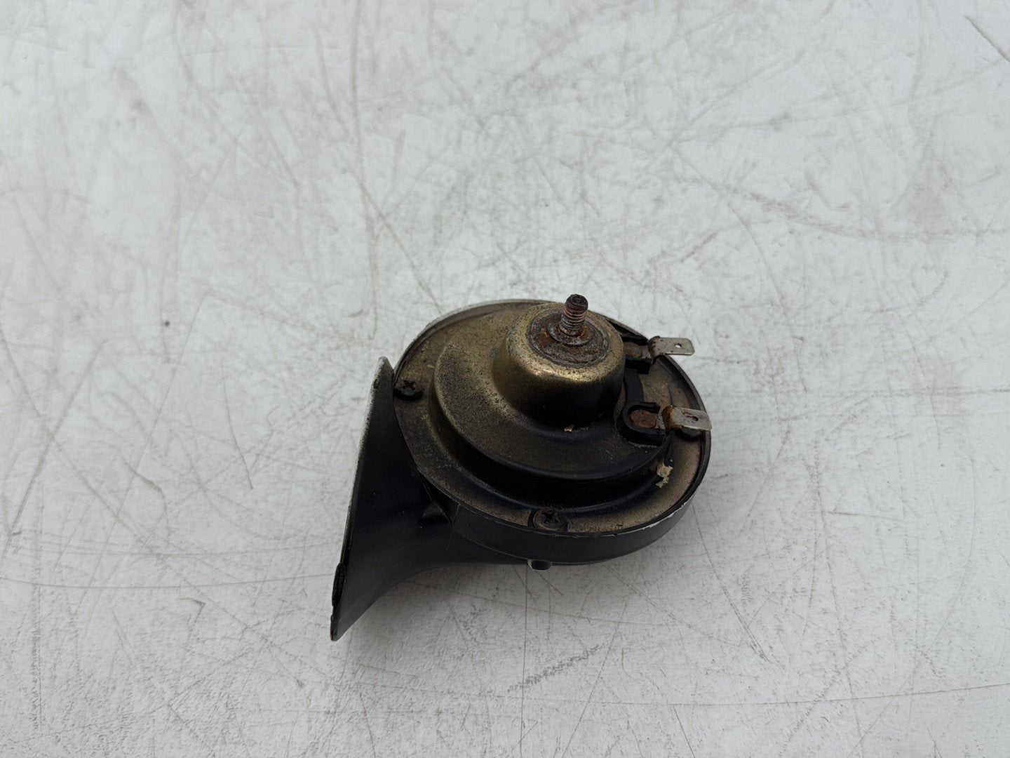 2005 Harley Dyna FXDWG Wide Glide OEM Signal Horn Klaxon Beep