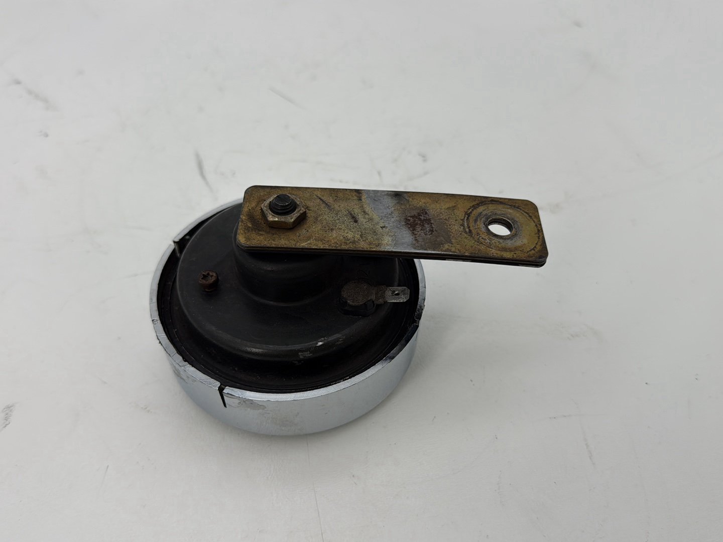 1993 Harley Sportster XLH883H Hugger 883 OEM Horn Signal Klaxon Chrome Cover