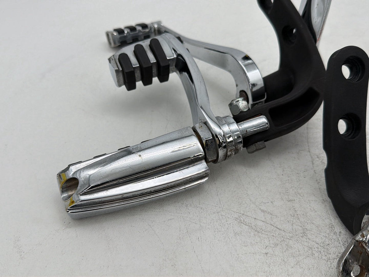 2005 Harley Dyna Wide Glide FXDWG OEM Left Right Foot Brake Control Pegs