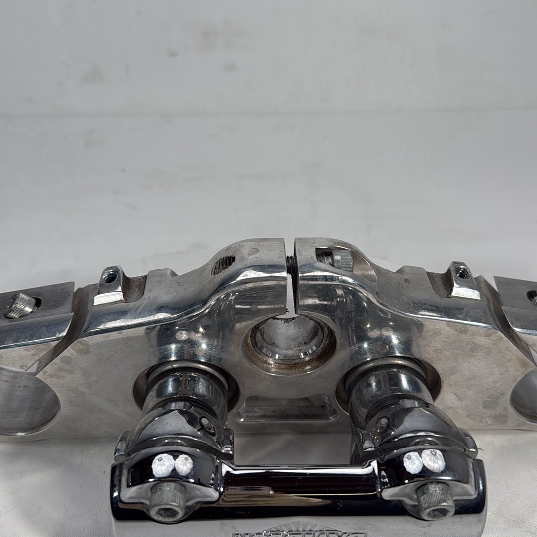2017 - 2026 Harley-Davidson Softail Heritage Classic 114 Front Fork Upper Triple Tree Clamps 45900195