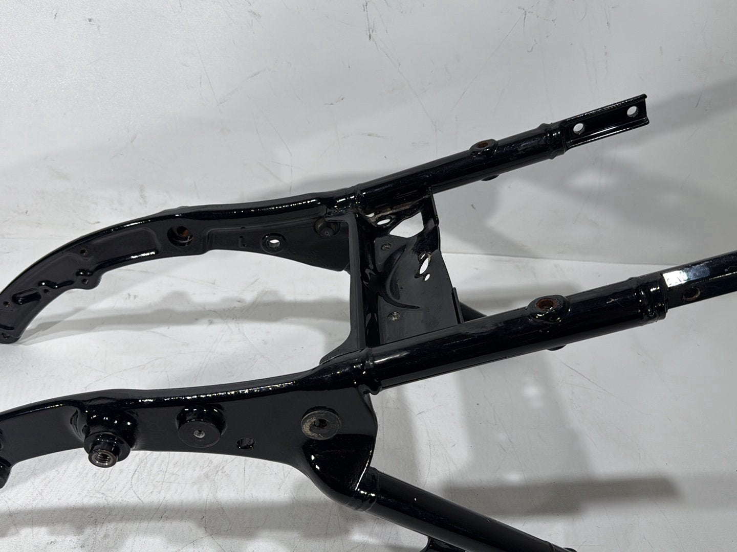 2010 Harley Street Glide Touring FLHX OEM Rear Back Sub Frame Rail Bar 48079-09BHP