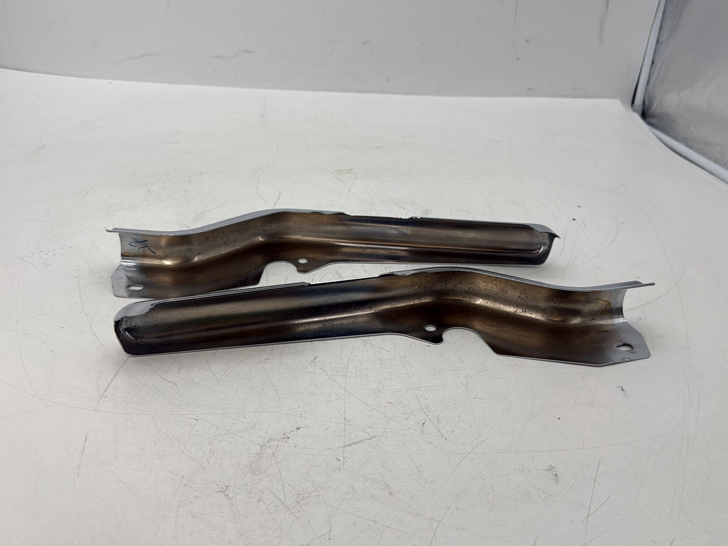 2005 Harley Touring FLHRCI Road King Classic OEM Rear Left Right Fender Struts Bracket