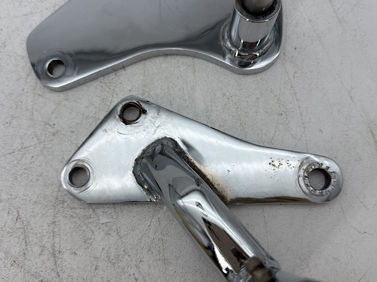 2001 Harley Sportster 883 Hugger XLH883 OEM Left Right Driver Footpeg Bracket Mounts