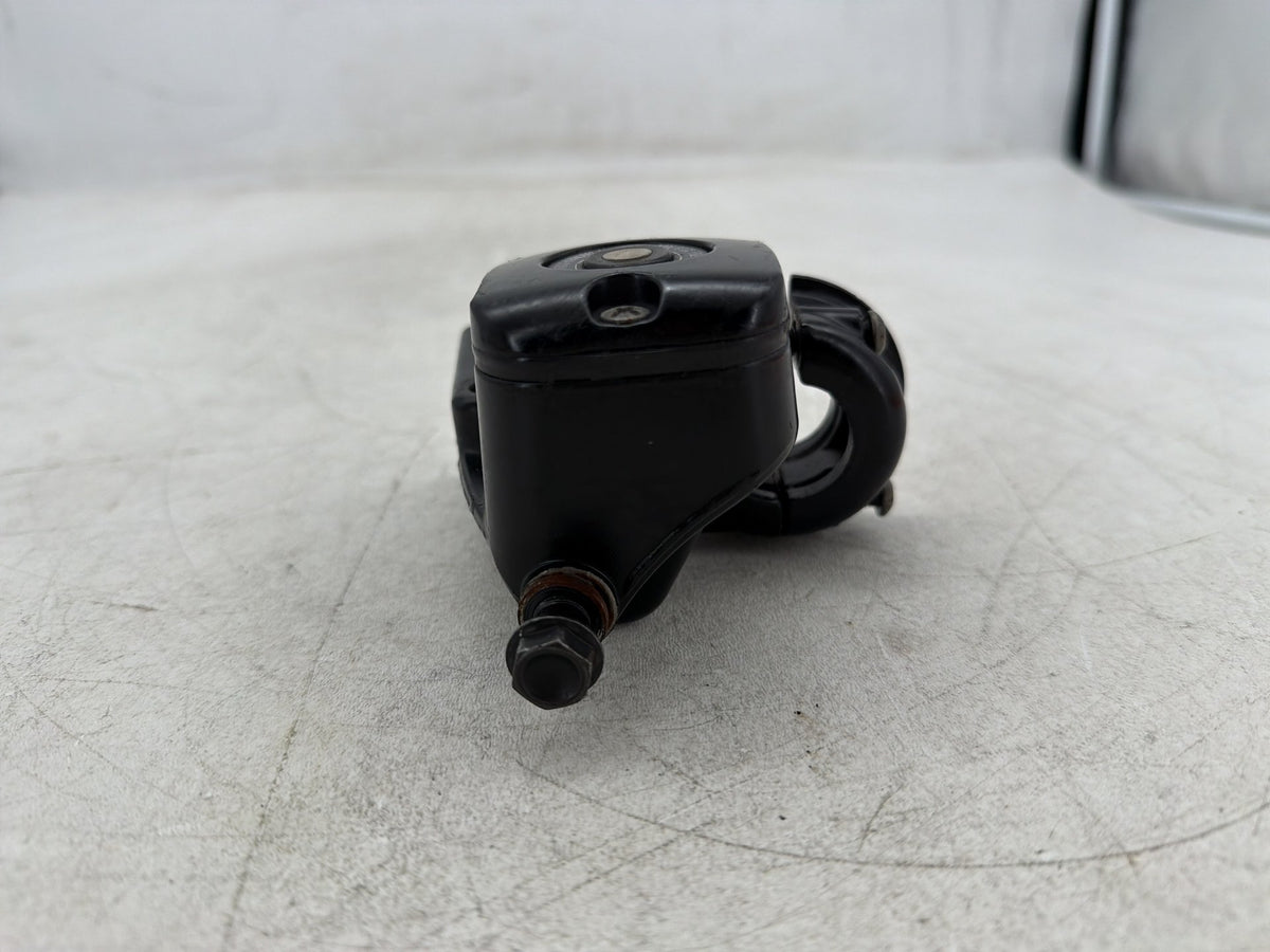 01 Harley Fat Boy Softail OEM Front Brake Master Cylinder Reservoir SCRATCHED