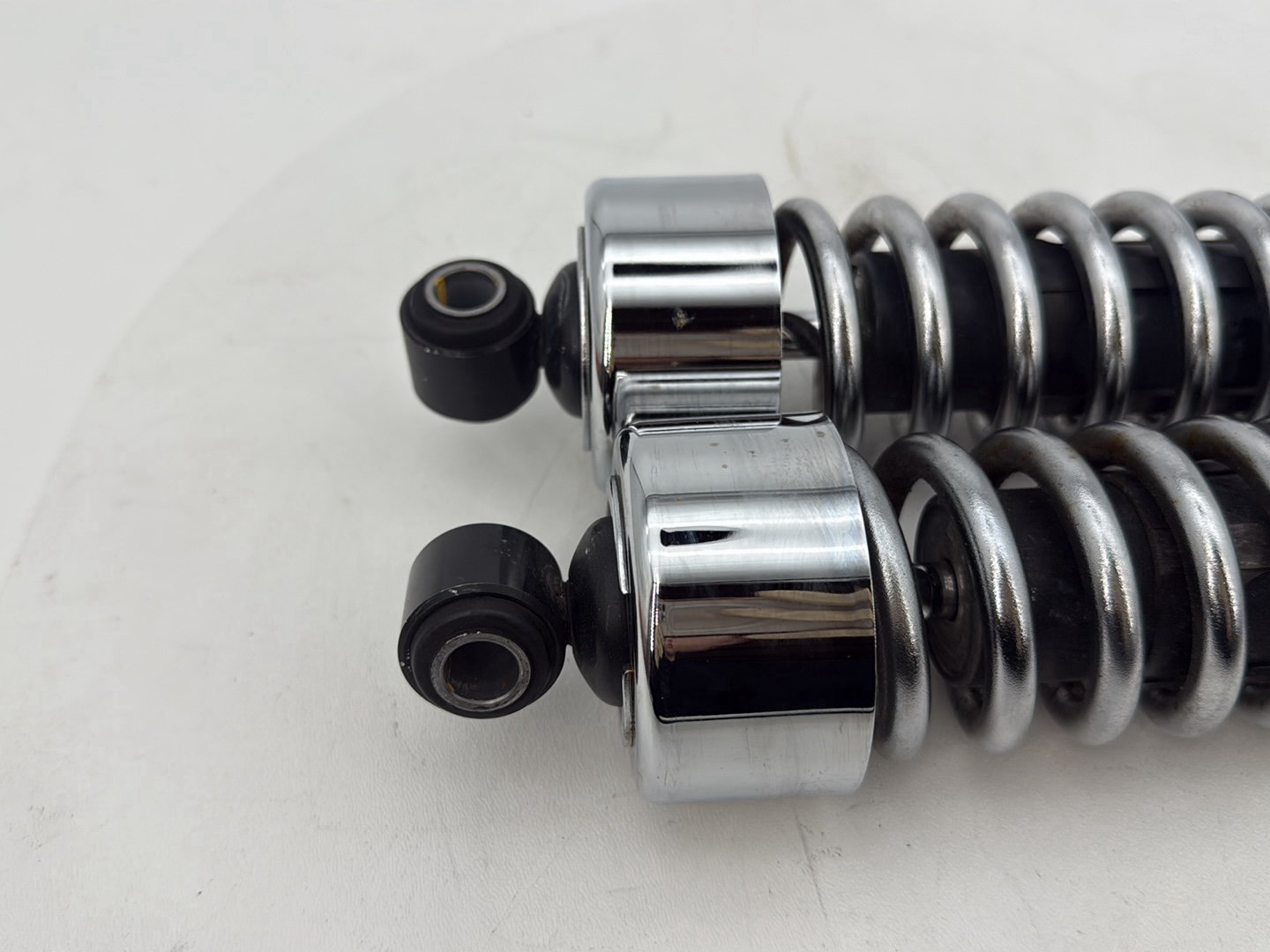 2007 - 2017 Harley-Davidson Dyna Wide Glide Rear Left Right Shock Absorbers 54615-01
