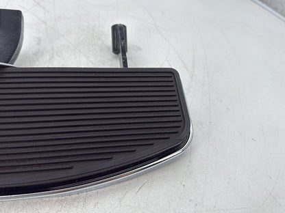 2005 Harley Electra Glide Touring Ultra FLHTCUI OEM Right Driver 1 Floorboard Foot Rest