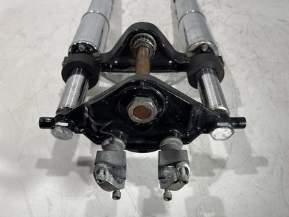 2006 Harley Touring FLHTCI Electra Glide Classic OEM Front Triple Tree Set & LH RH Fork Legs Sliders