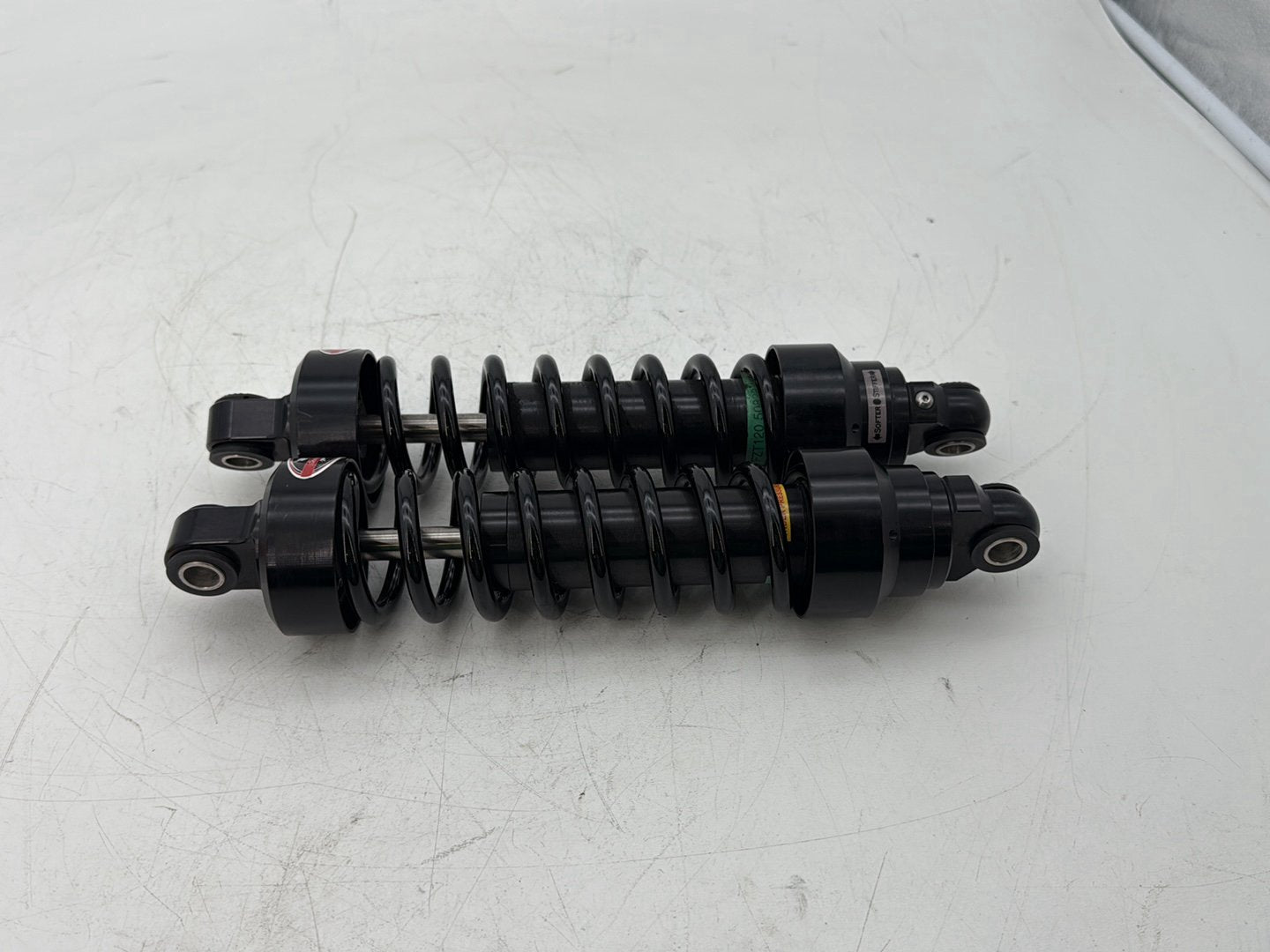 2005 Harley Touring FLHRCI Road King Classic OEM Rear Left Right Shock Absorbers