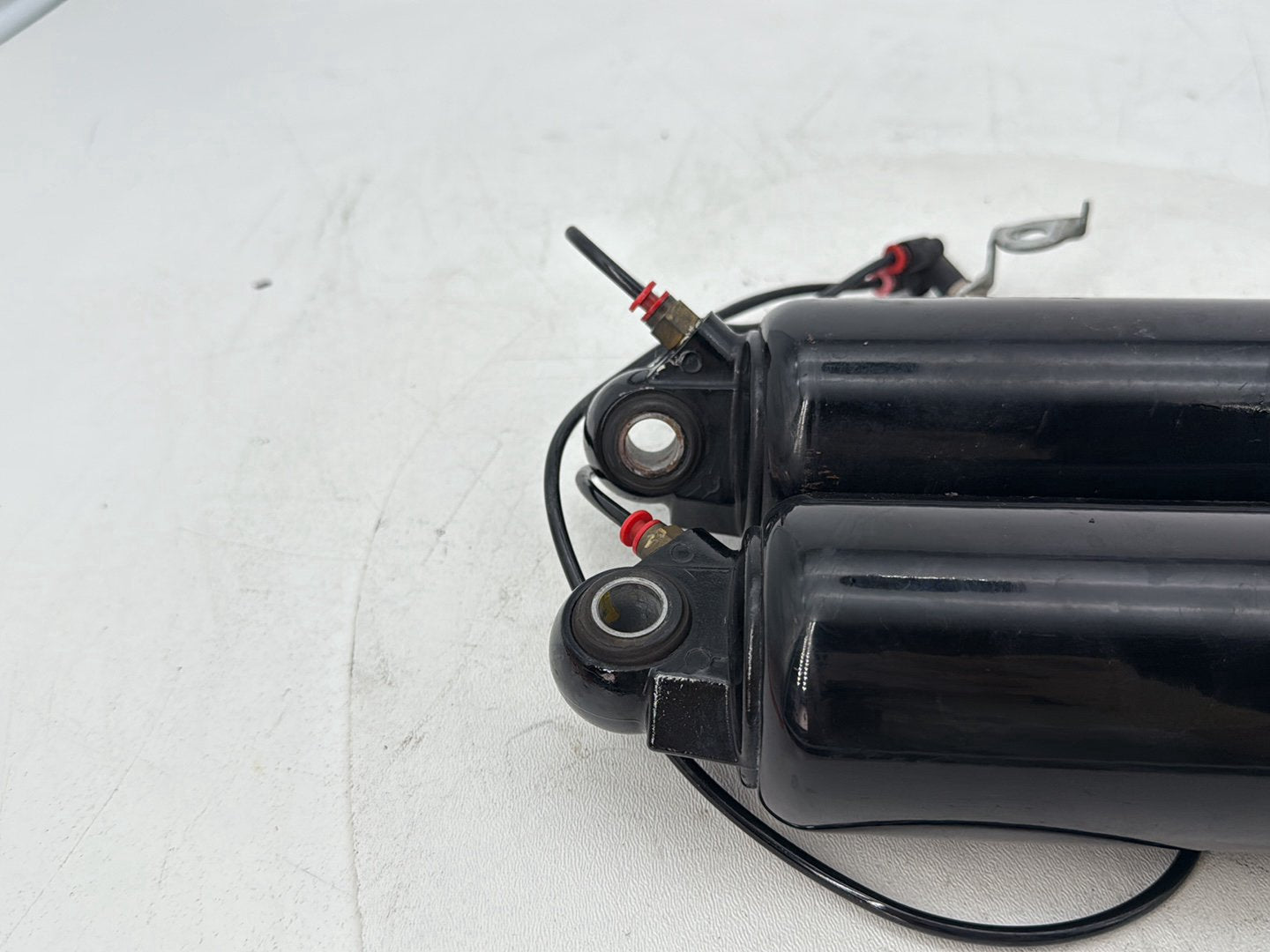 2008 - 2016 Harley-Davidson Touring Electra Glide Ultra Rear Left Right Shock Absorbers 54565-09