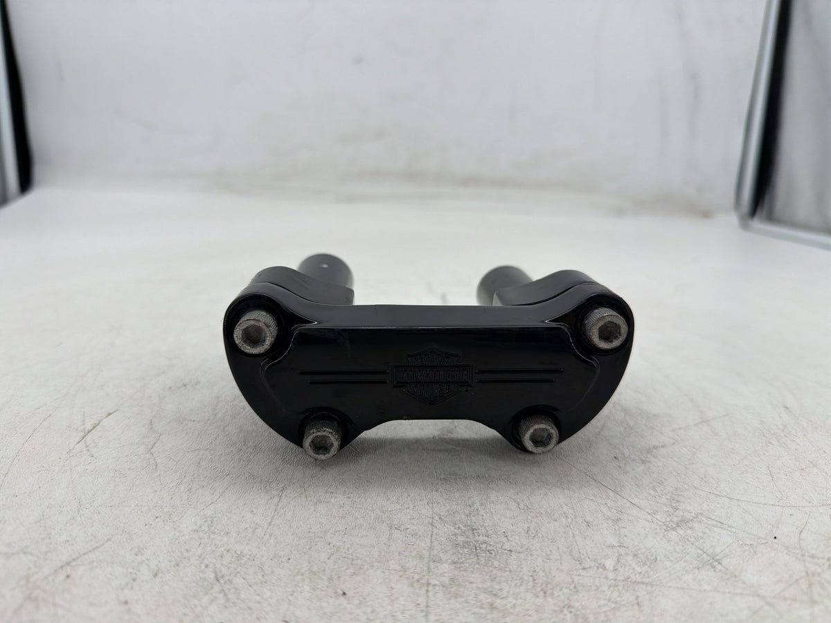 2017 Harley Dyna Street Bob FXDB OEM Front Handlebar Riser Top Clamp 55900064