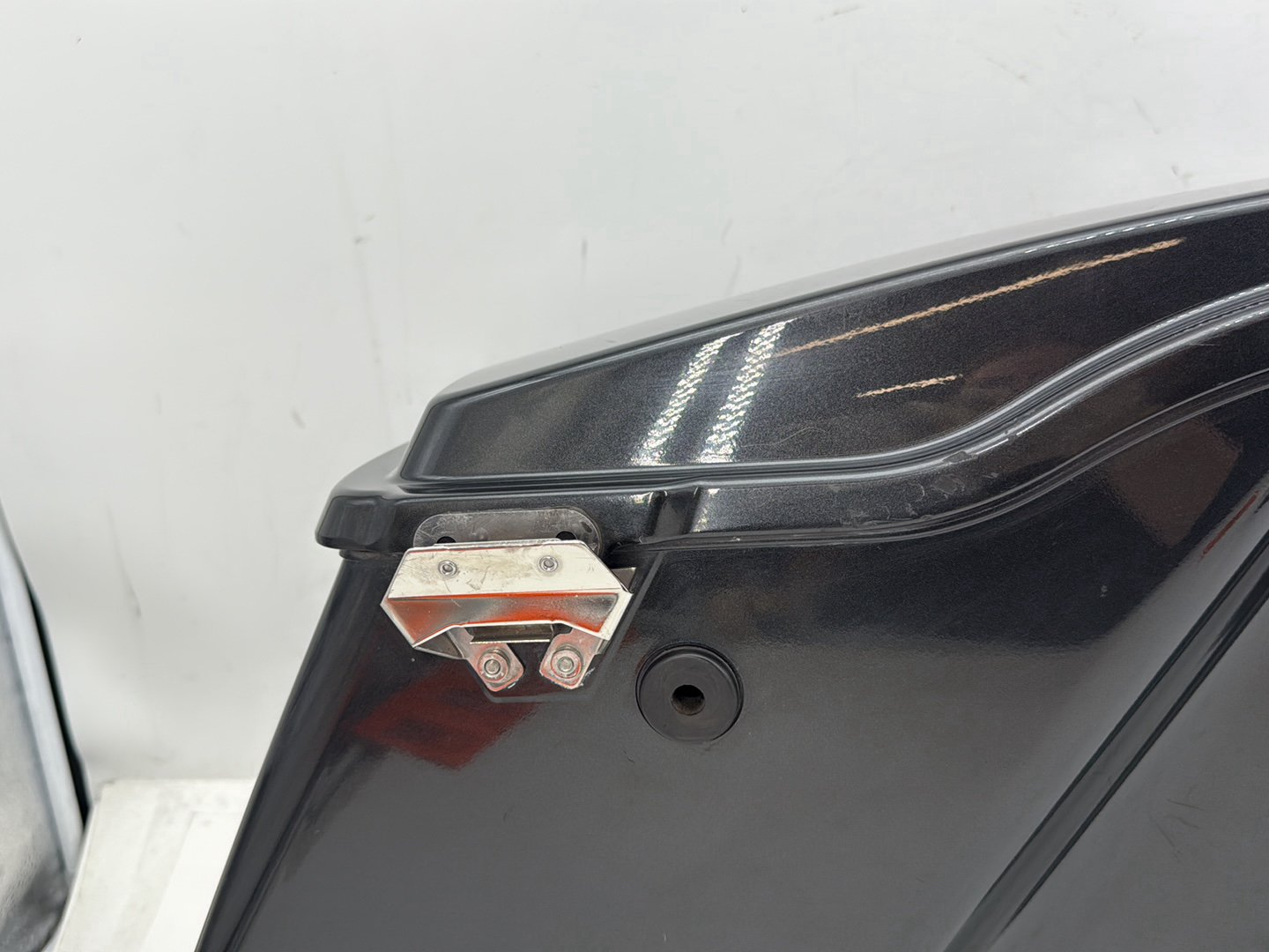 2007 Harley Street Glide Touring FLHX OEM Left 1 Saddlebag Luggage NO Key