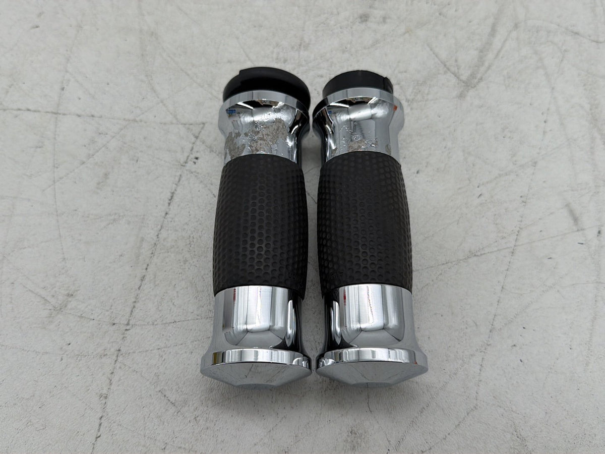 2005 Harley Softail Fat Boy FLSTF OEM Front Left Right Handgrip Hand Grips