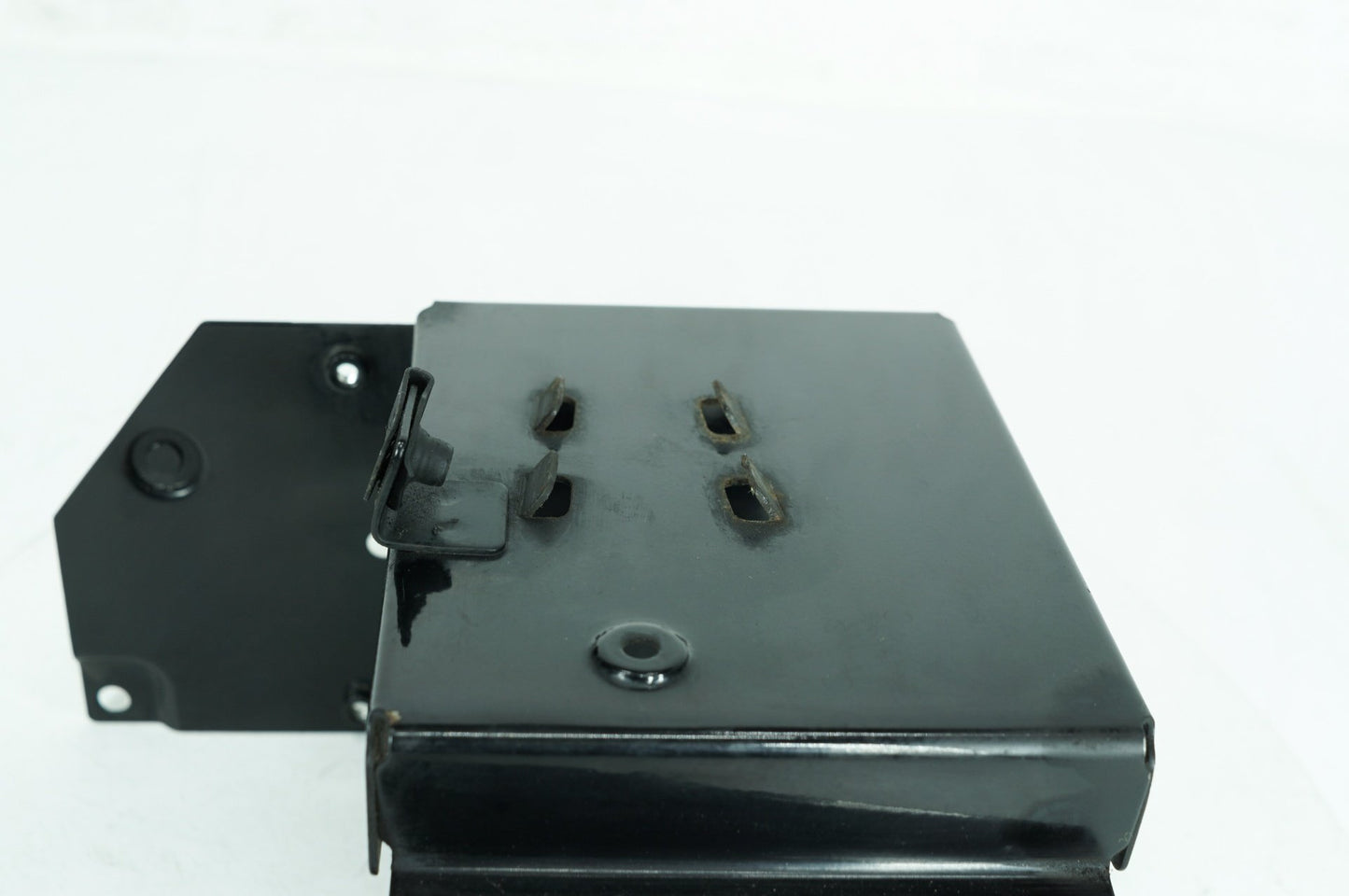 2000 Harley Touring FLHTCUI Electra Glide Ultra OEM Battery Tray Bracket Holder Carrier
