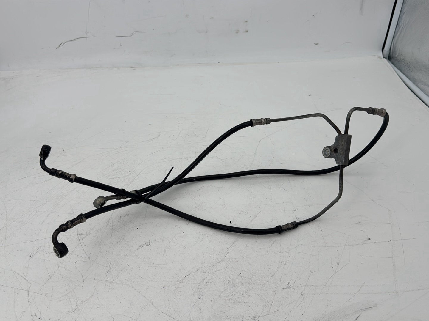2008 Harley Touring FLHT Electra Glide OEM Front Brake Hose Line Pipe NON-abs