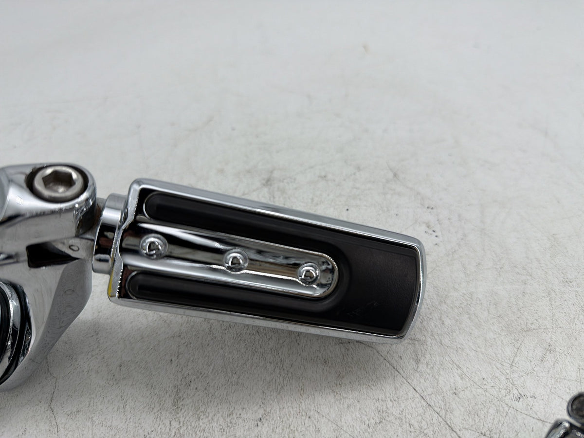 07 Harley Electra Touring CVO Front Right Left Highway Foot Pegs AirFlow Style
