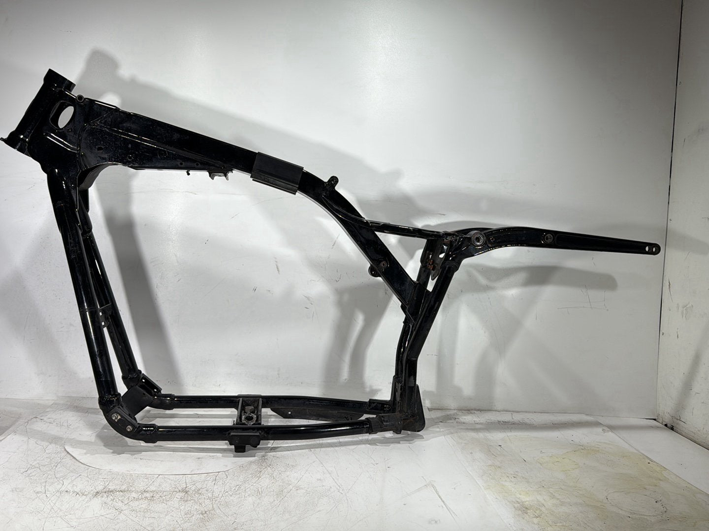 2006 Harley Dyna Super Glide Custom FXDCI OEM Body Main Frame Chassis SLVG
