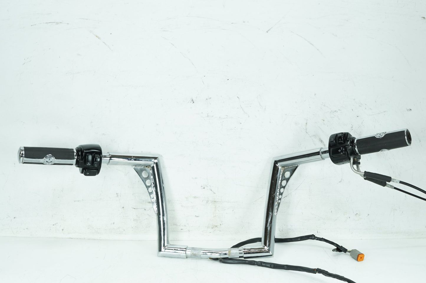 1999 - 2006 Harley-Davidson Softail Fat Boy Handlebars Left Right Switches Controls  	71684-06A