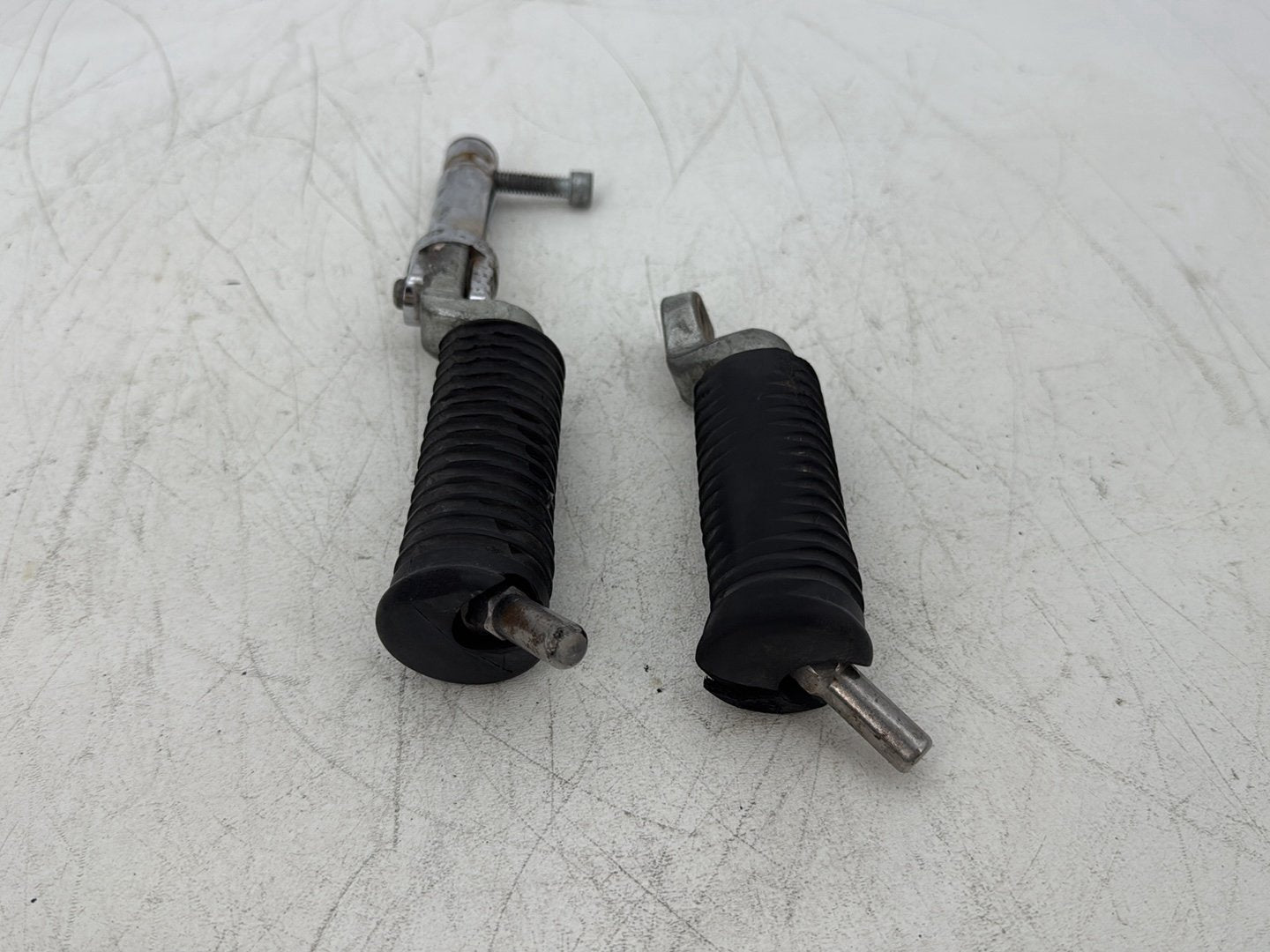 2013 Harley Forty-Eight Sportster 1200X Left &amp; Right Driver Step Foot Rest Pegs