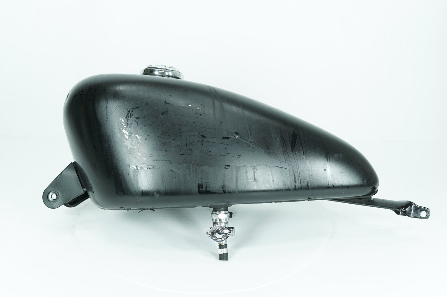 2004 - 2013 Harley-Davidson Sportster Base 883 Fuel Gas Tank Gasoline Reservoir 61348-04