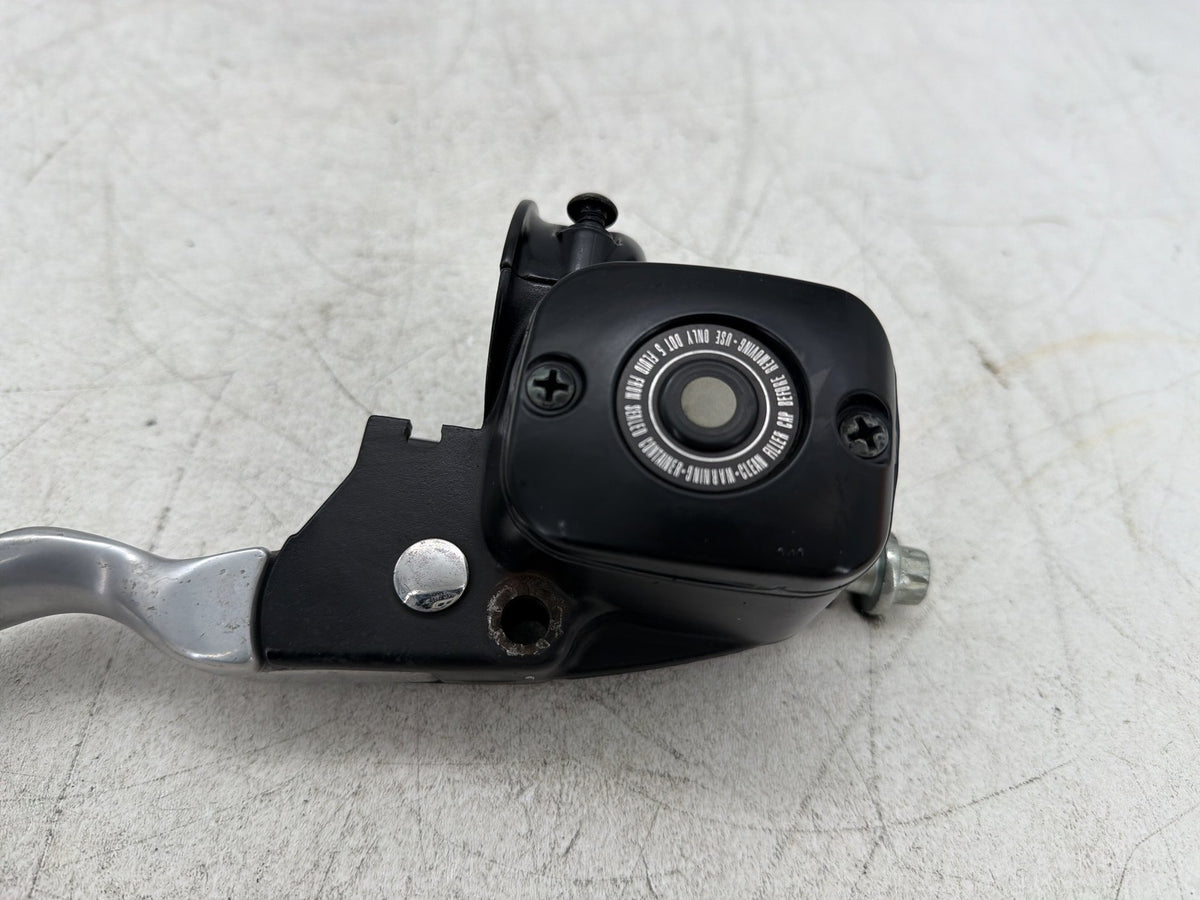 2000 Harley Sportster 1200 Custom XL1200C OEM Front Right Brake Lever Master Cylinder