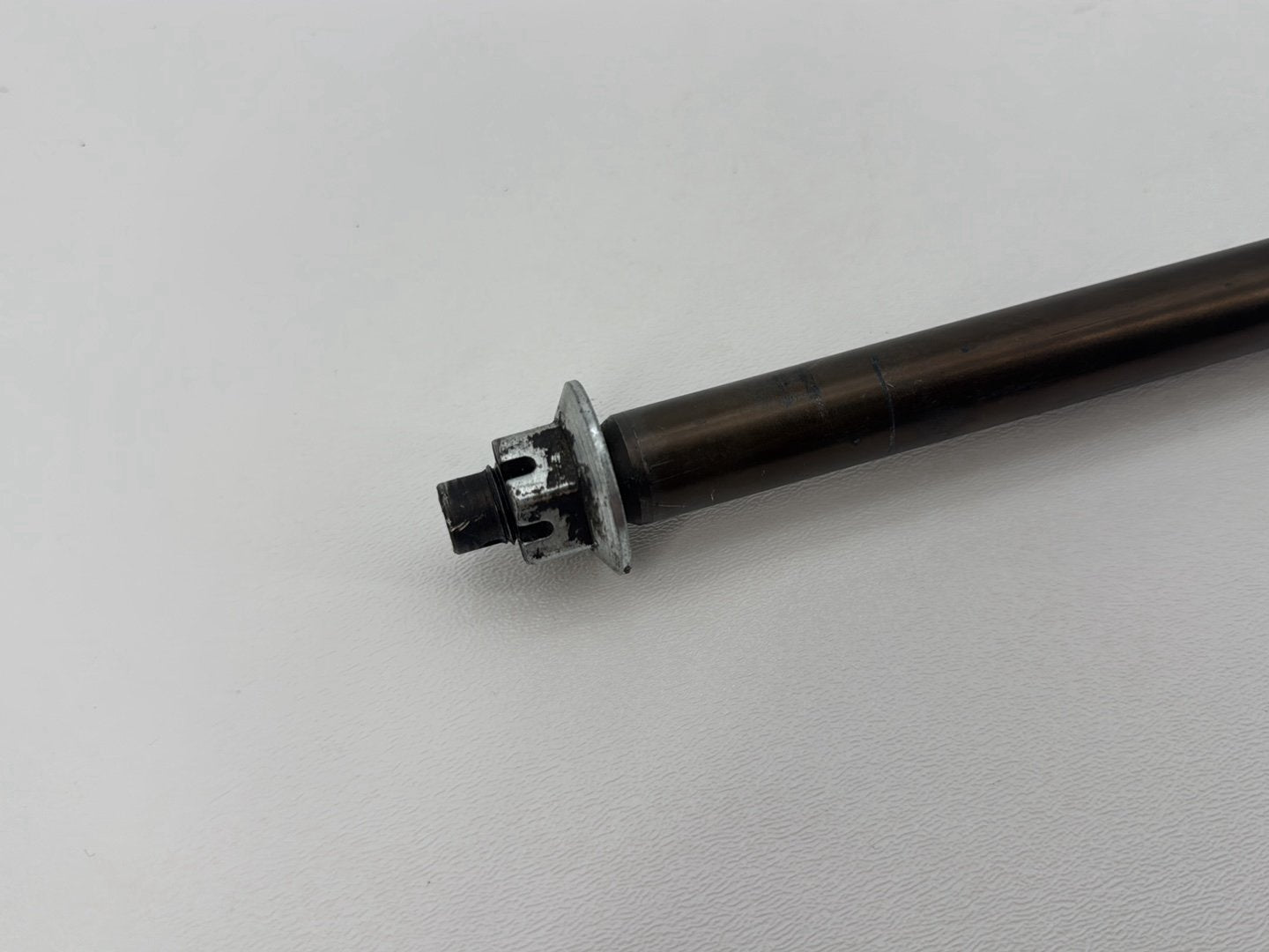 1999 - 2006 Harley-Davidson Dyna Wide Glide Rear Fork Swingarm Pivot Bolt Shaft 47817-90