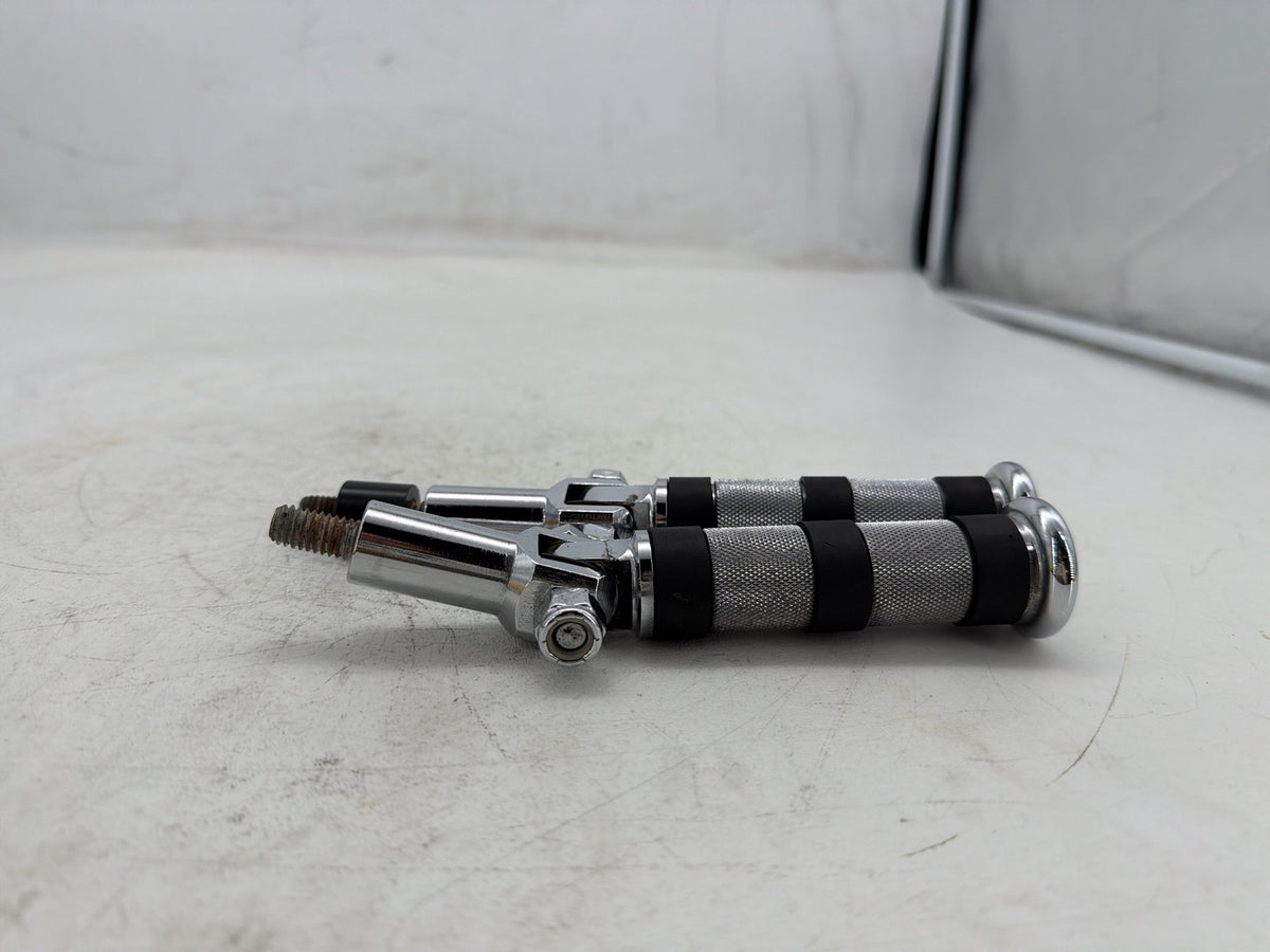 2001 Harley Softail Deuce FXSTD OEM Passenger Left & Right Foot Pegs