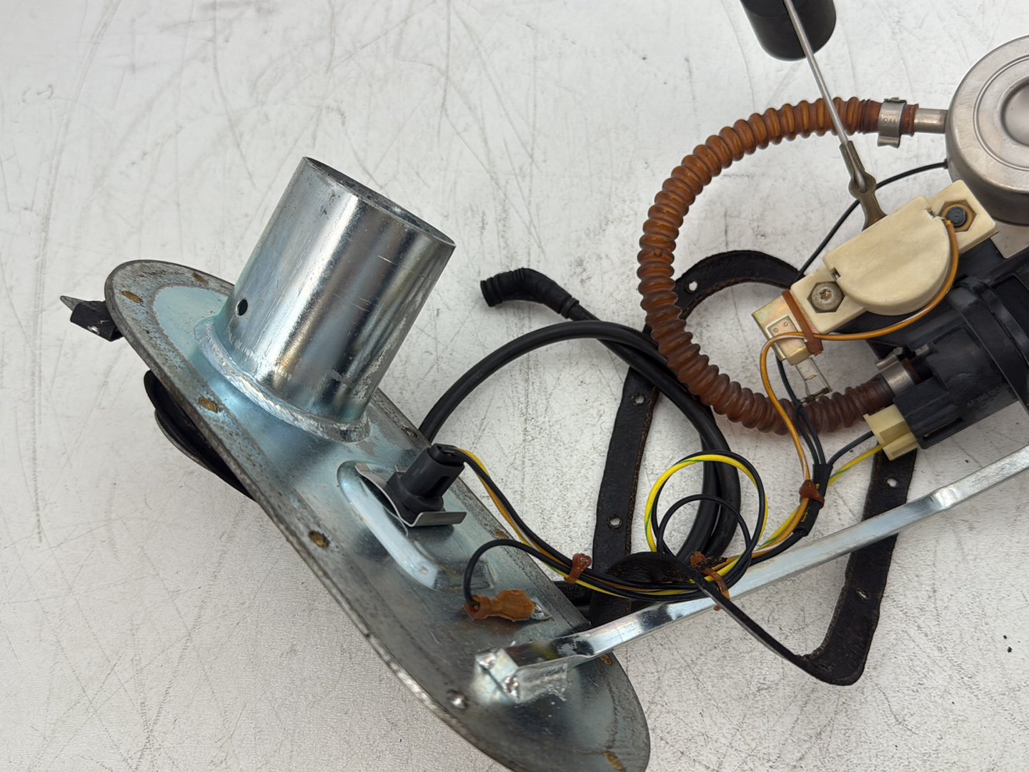 2000 Harley Touring Electra Glide Ultra Fuel Pump Gas Gasoline Petrol Sending