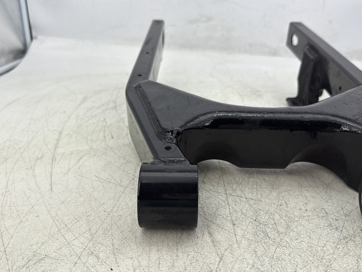 2004 Harley Dyna Super Glide FXDI OEM Rear Fork Swingarm Swing Arm