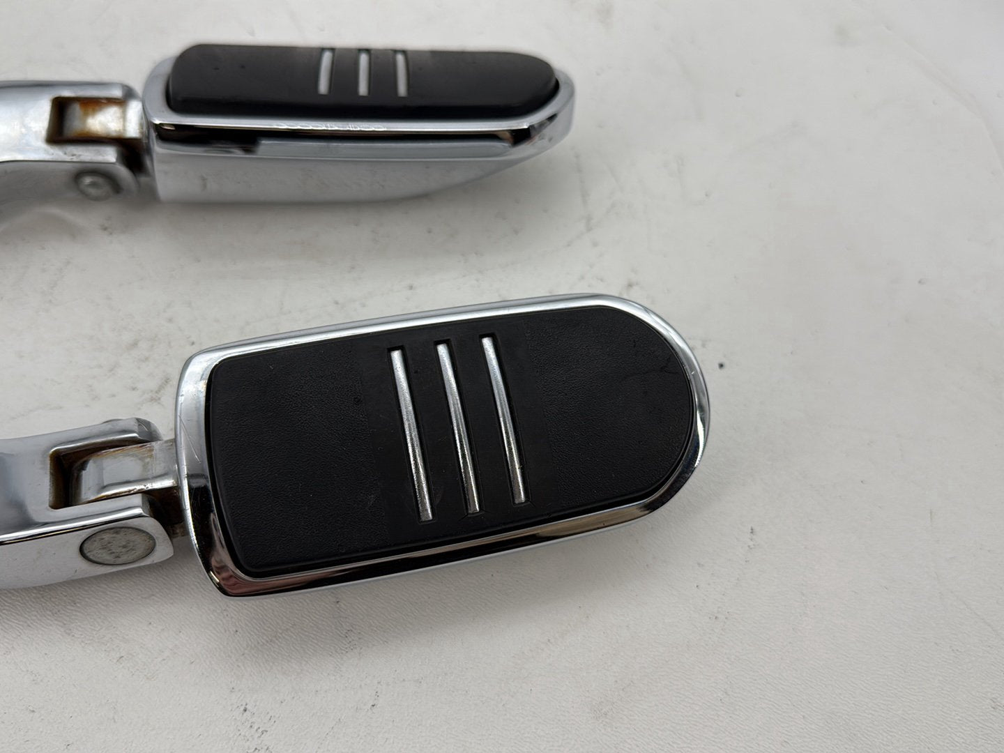 2007 Harley Street Glide Touring FLHX OEM Passenger Left & Right Foot Pegs