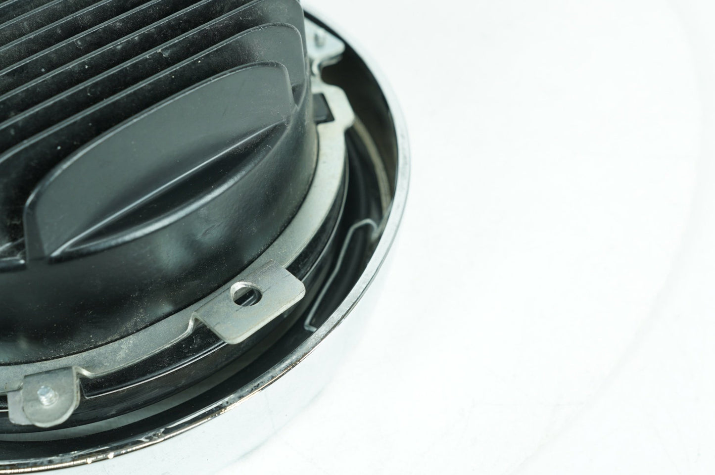 2008 - 2016 Harley-Davidson Touring Electra Glide Ultra Headlight Headlamp Head Lamp Light LED 	67700066