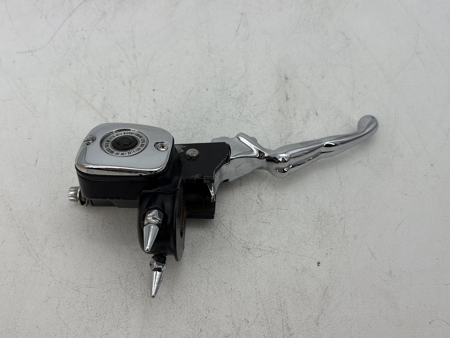 2006 Harley Dyna FXDWGI Wide Glide OEM Front Right Brake Lever Master Cylinder