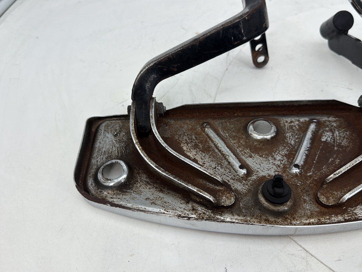 2005 Harley Road Glide Touring FLTRI OEM Left Right Driver Floorboard Foot Rest