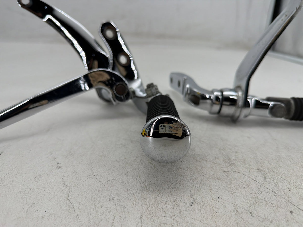 2005 Harley Dyna Super Glide Custom FXDC OEM Left Right Foot Brake Control Pegs