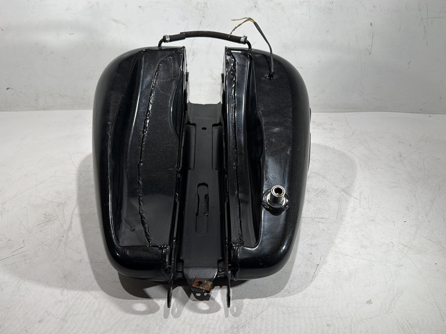2008 Harley Dyna Fat Bob FXDF OEM Fuel Gas Tank Gasoline Reservoir
